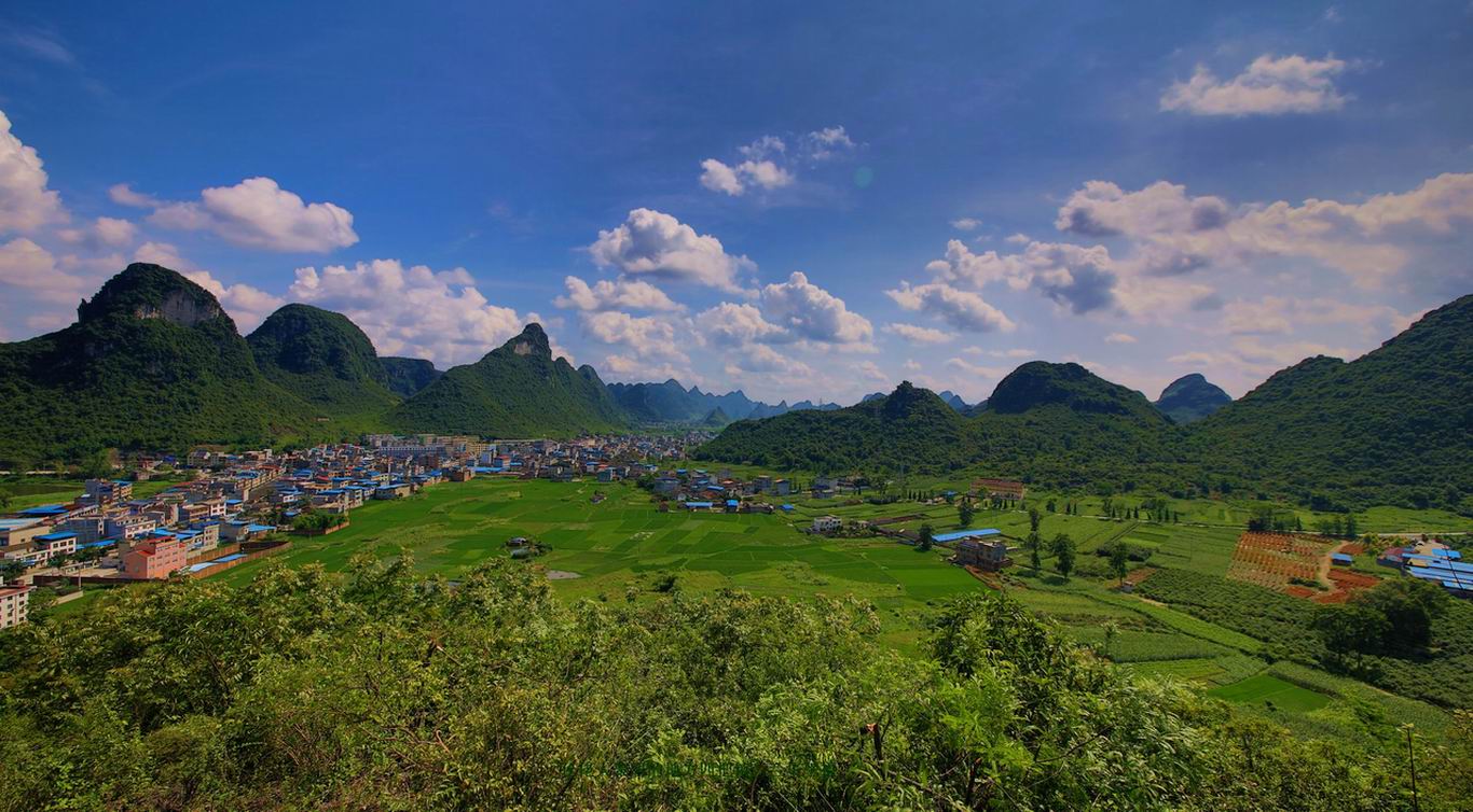  p>四把镇,广西壮族自治区河池市罗城仫佬族自治县下辖镇, span class