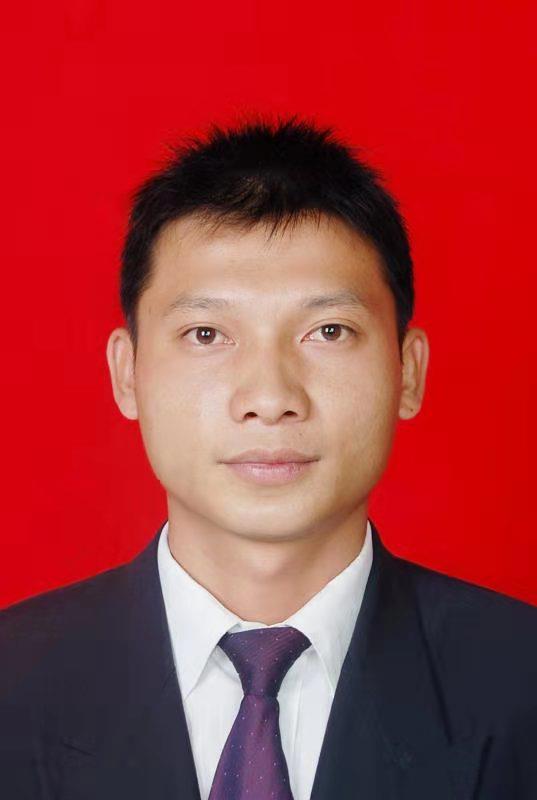  /p> p data-id="srcqxxnmrl6o">现任新平县水塘镇党委委员,副书记