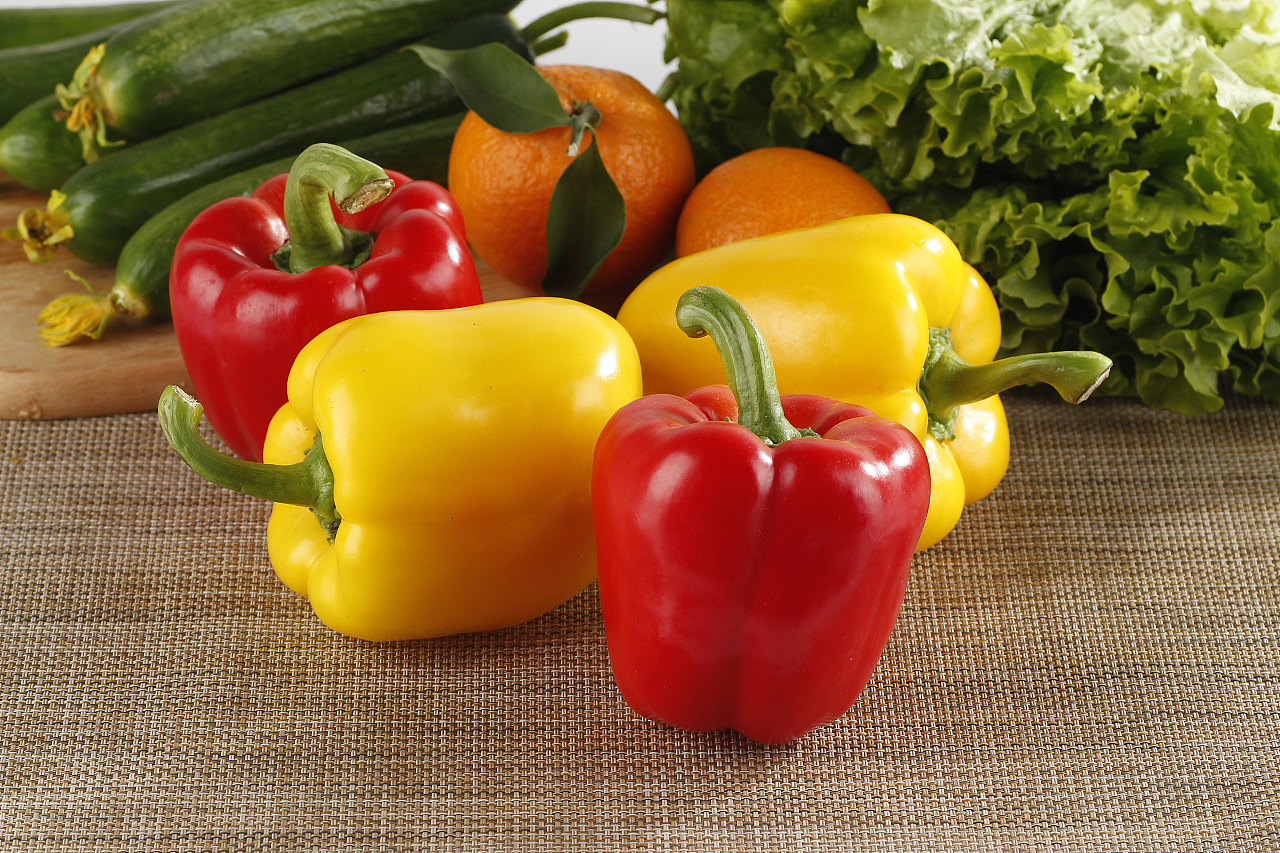 ">植株 /a>生长旺盛的 a target="_blank" href="/item/甜椒/29