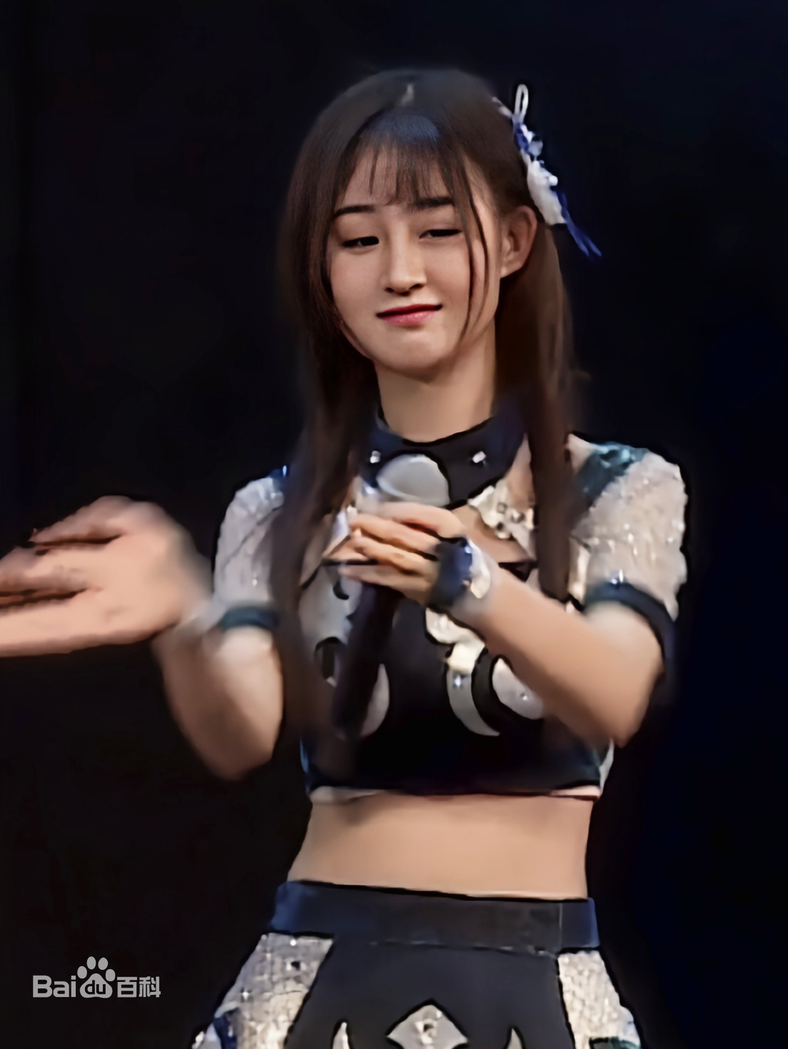 方诗涵,1997年11月28日出生于辽宁省抚顺市,中国内地女歌手,女子