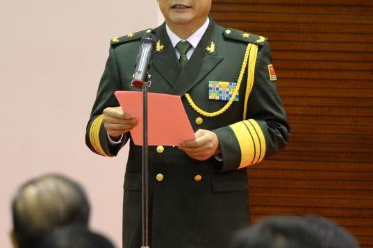  p>方登华, a target="_blank" href="/item/中国人民解放军新疆军区