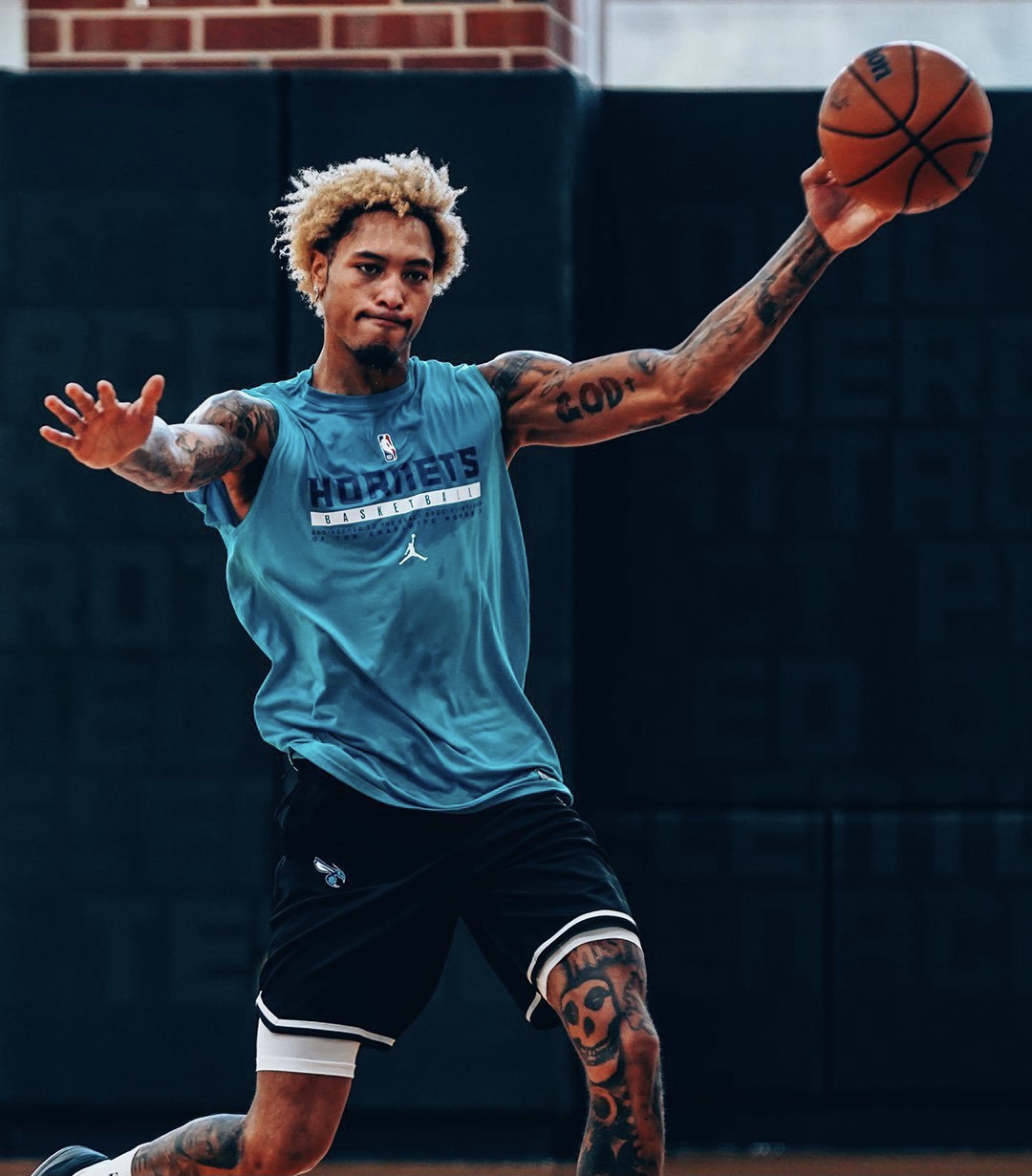  p data-id="gnfyand6iv">小凯利·乌布雷(kelly oubre jr.