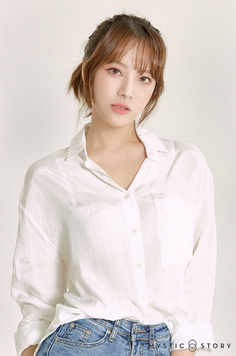  p data-id="titnlj3gli7s">文秀雅,1999年9月9日出生于韩国忠清北道