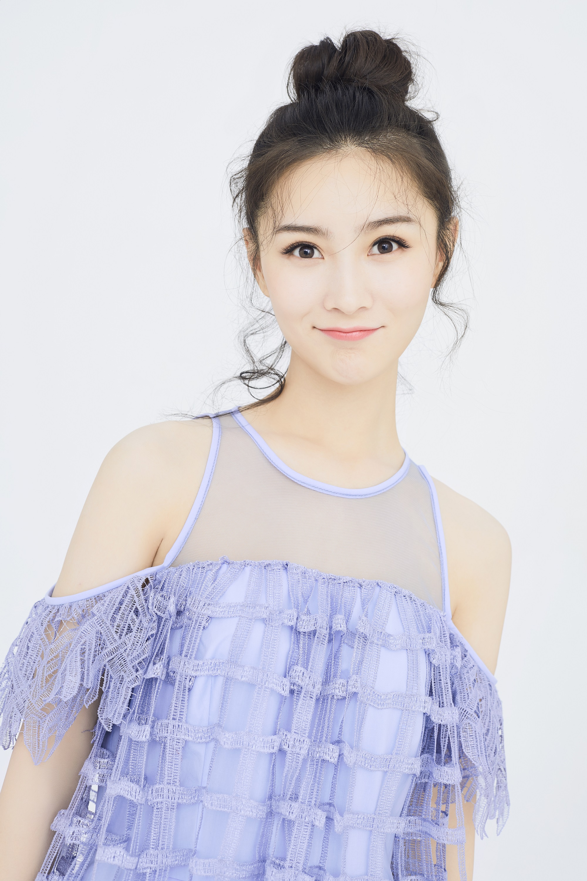  p>张维娜,原名张娜,1990年6月22日出生于湖北省武汉市,中国内地女