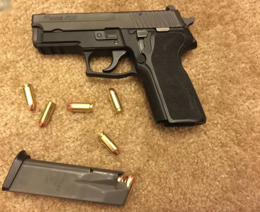 采用无缘式弹壳,是由美国著名的枪枝制造商史密斯威尔森所设计的子弹