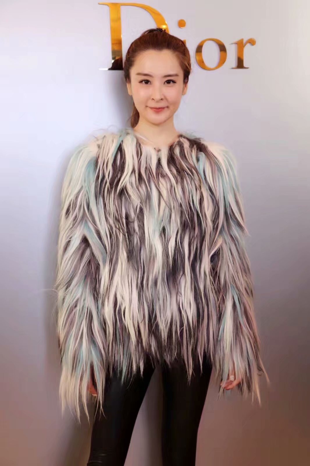 data-id="gnx017m2p4">杨光,女,生于黑龙江省哈尔滨市,著名模特,主持