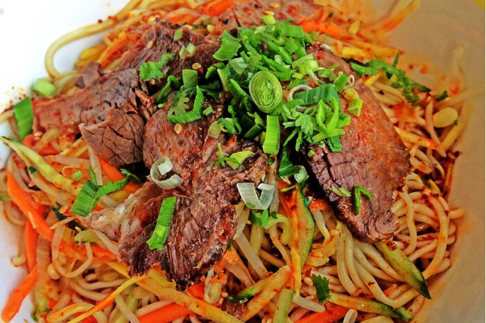 牛肉拌面条
