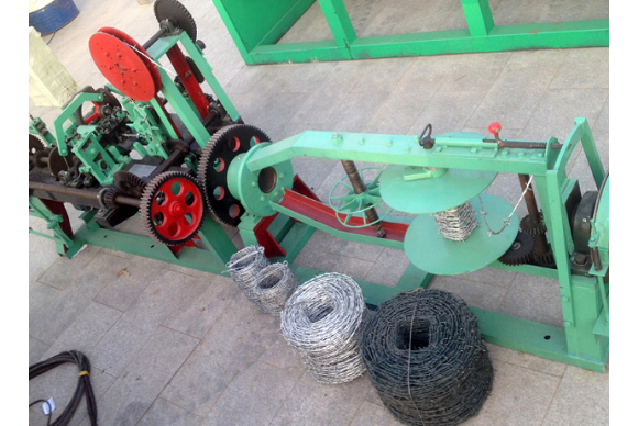  p>刺网延绳组合机是具有公用原动机,能单独起刺网或延绳钓的组合机械