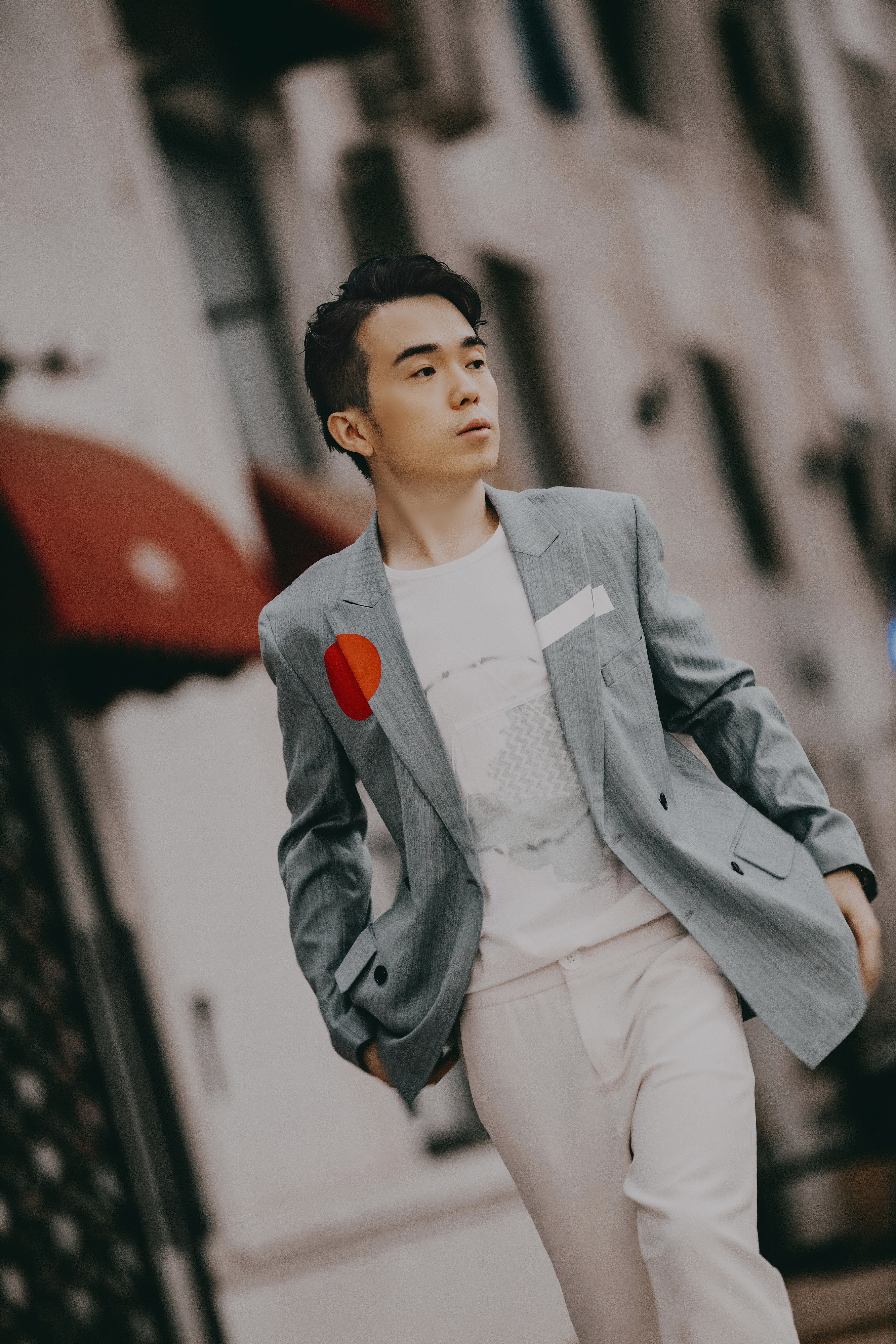  p data-id="gn2l82dh54">艺鑫鑫,中国内地新生代男歌手.