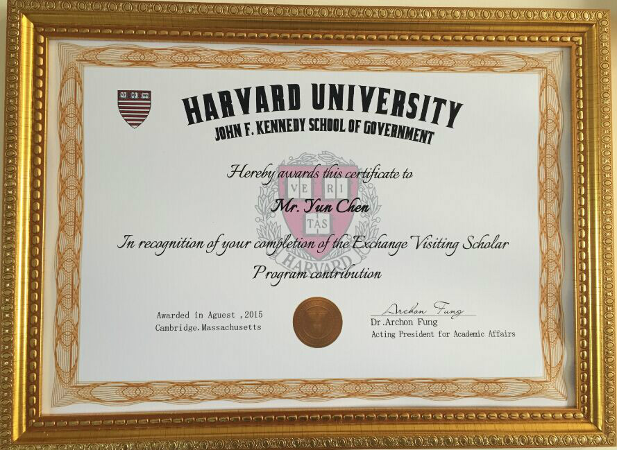  p data-id="go076o53cl">陈云,1972年11月8日出生,1997年破格被美国