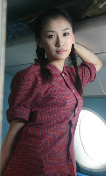  p>朱子岩,原名朱泠谛,1985年12月29日出生于贵州省贵阳市,中国内地女