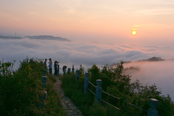  p>黔灵山,位于 a target="_blank" href="/item/贵州省/20475641"