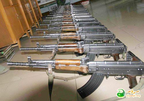  p>81式自动步枪(英文:type 81 assault rifle),是20世纪80年代初中国