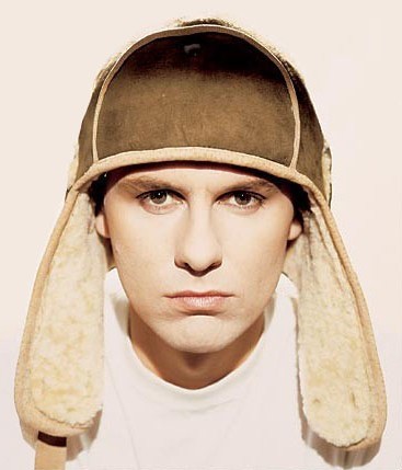  p>pet shop boys "宠物店男孩"成立于1981年, 是从80年代起直至现今