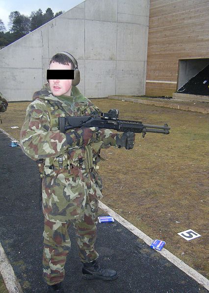 伯奈利 m4 战术霰弹枪