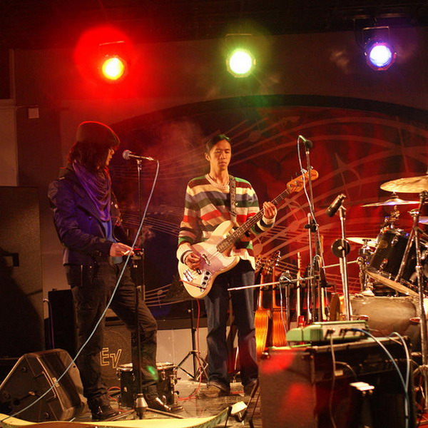  p>木马乐队,是成立于1998年的中国内地摇滚乐队,由主唱 a target="