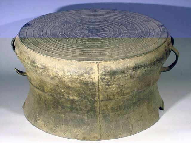 信宜北流型铜鼓