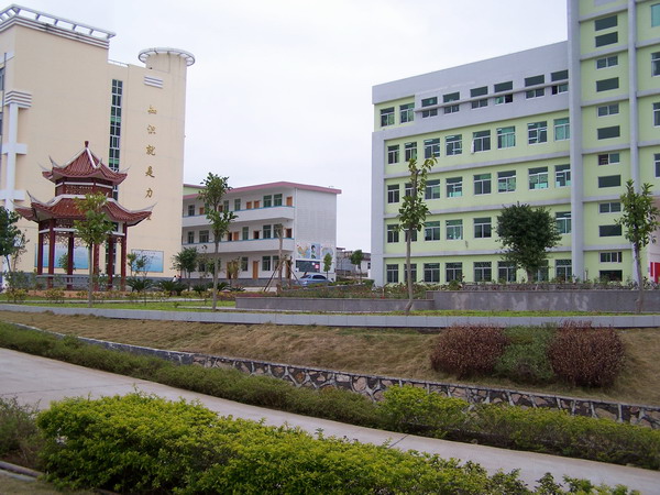  p>上杭县第四中学(简称:上杭四中)创办于1993年,前身为上杭县临城