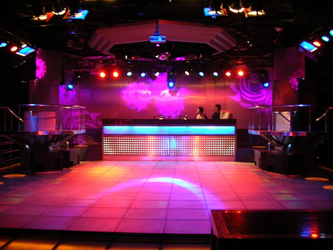  p>迪厅又名 a target="_blank" href="/item/disco舞厅">disco舞厅 