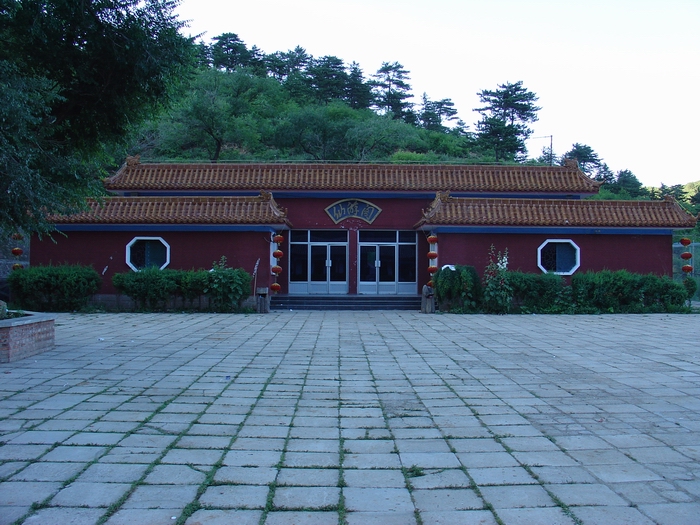  p>金阁山位于河北省张家口市 a target="_blank" href="/item/赤城县