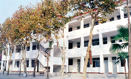  p>仙源学校位于湖北省仙桃市原江汉船厂旧址,成立于1998年6月,办学二