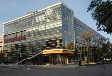  p> b>曼尼托巴大学(university of manitoba) /b>,简称曼大,坐落于 a