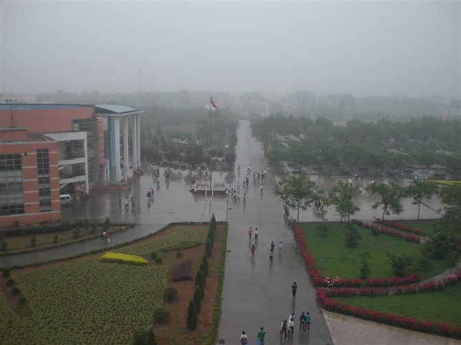 辉县一中辉县市一中