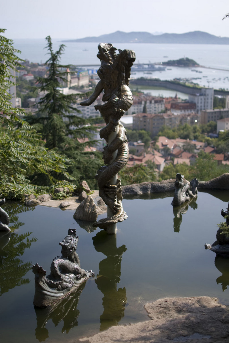 l2gsanp">信号山位于 a target="_blank" href="/item/观象山/718003"