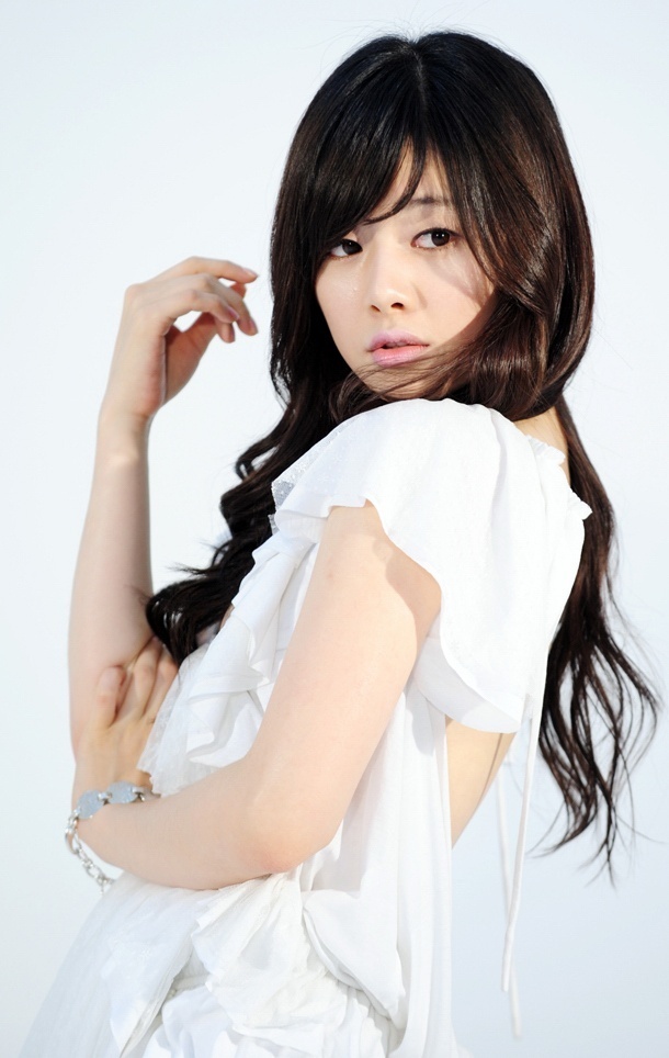  p>洪秀儿(sooah hong ),1986年6月30日出生于韩国,韩国影视明星,杂志