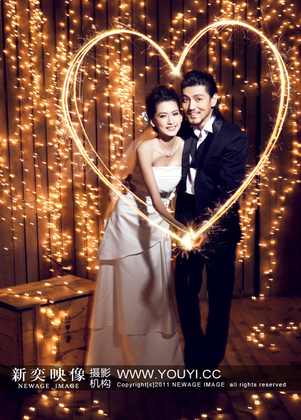  p>新奕映像简介 /p> p>新奕映像是由时尚摄影师尤奕先生集合一批具有