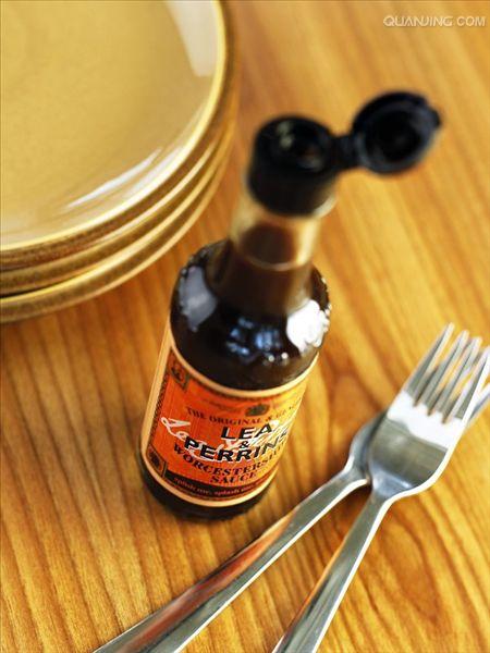 辣醋酱油,英国黑醋或伍斯特沙司(worcestershire sauce)