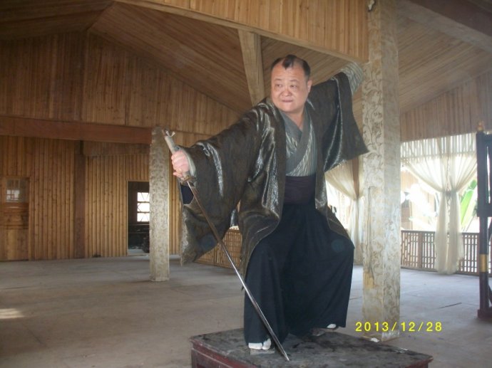  p data-id="gnwuknxiv7">湖南笑星碰碰胡,原名胡建林,中国影视演员.