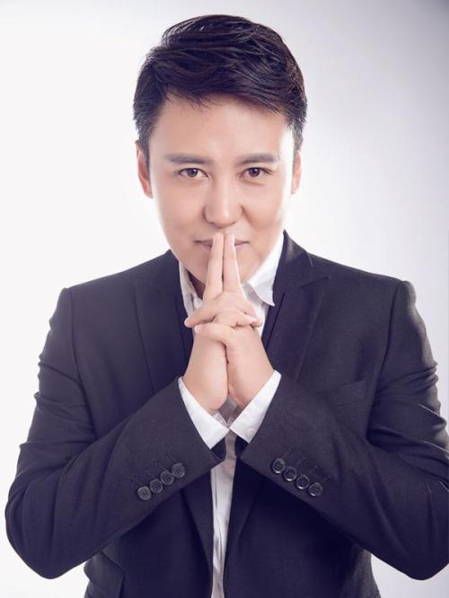  p>《爱的不完美》是由宋普照作词,颜小健作曲,崔忠华演唱的歌曲. /p>