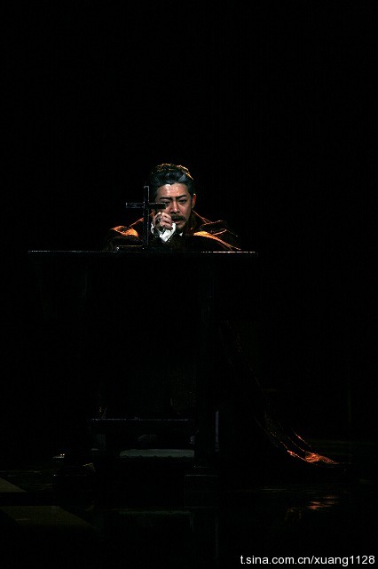 徐昂,1977年11月28日出生于北京,毕业于中央戏剧学院导演系1997级本科