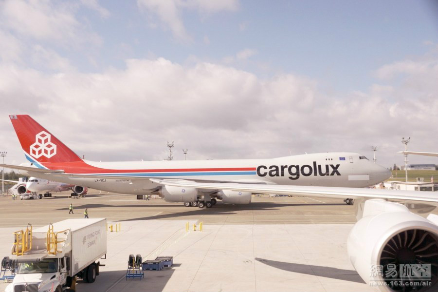 波音747-8洲际飞机