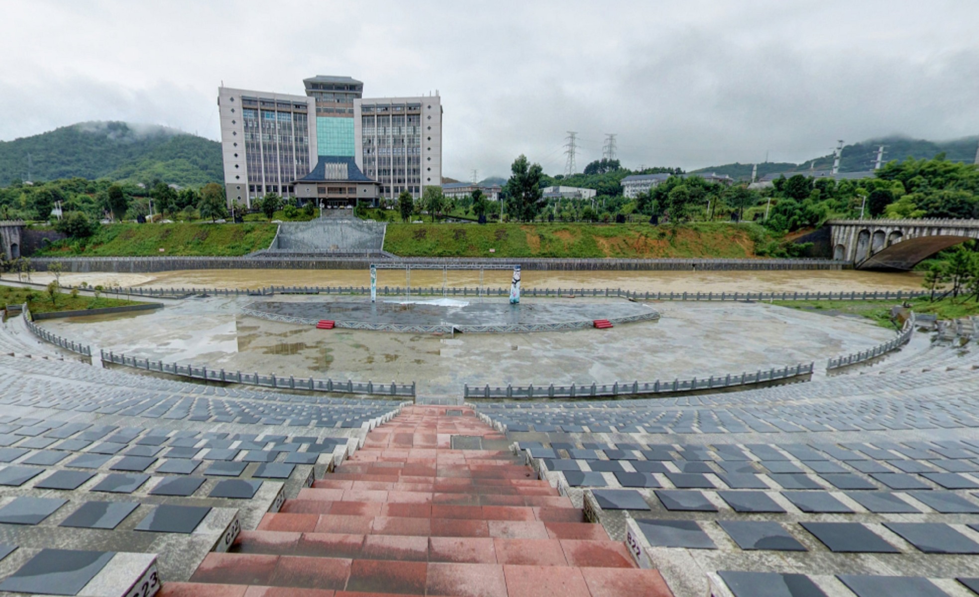  p>湘西民族职业技术学院是湖南省 a target="_blank" href="/item