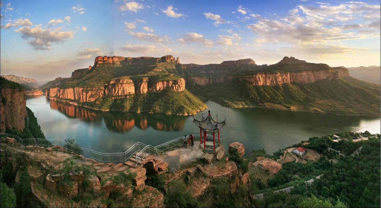  p>沙河市桃花源风景区全称河北省沙河市桃花源风景区,是集青山秀水和