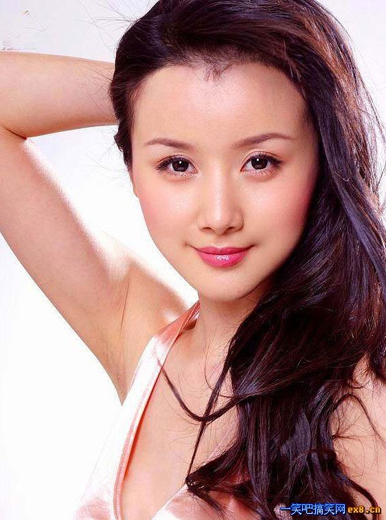  p>孙菲菲,1981年2月21日出生于陕西省西安市,中国内地女演员,毕业于 