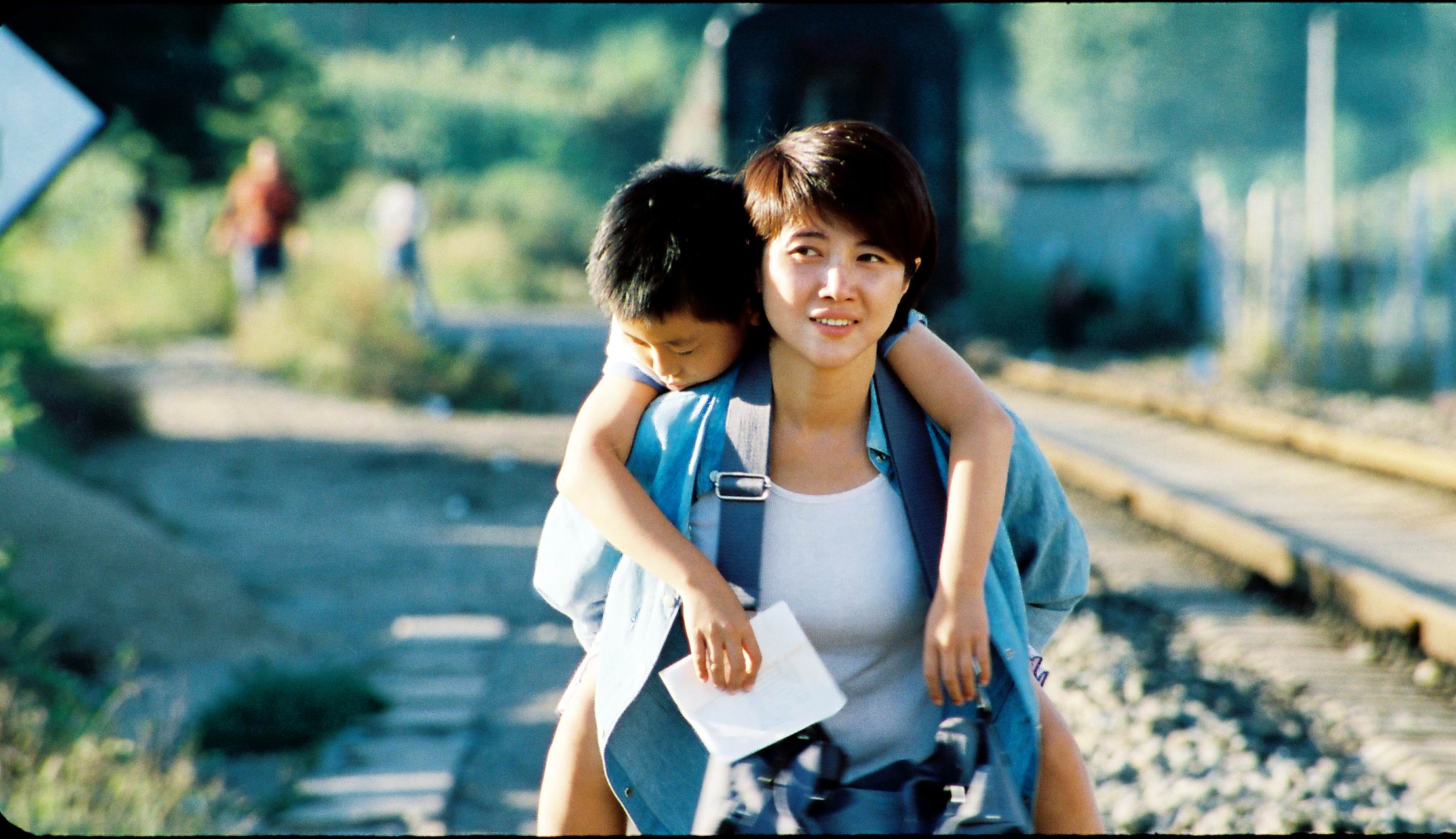  p>《守护童年》是由中国电影集团公司出品的励志电影,由 a target="