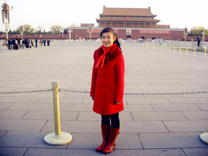  p>《五星红旗我爱你》是由张美辰演唱一首儿童歌曲,由姜延辉作词