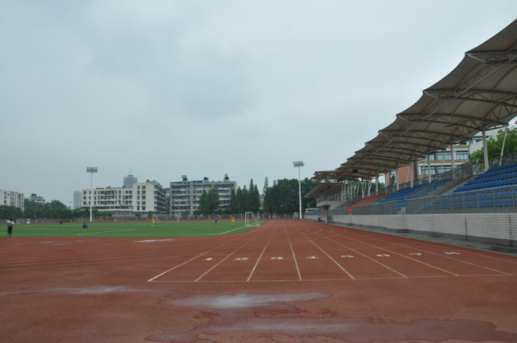 武汉市吴家山中学