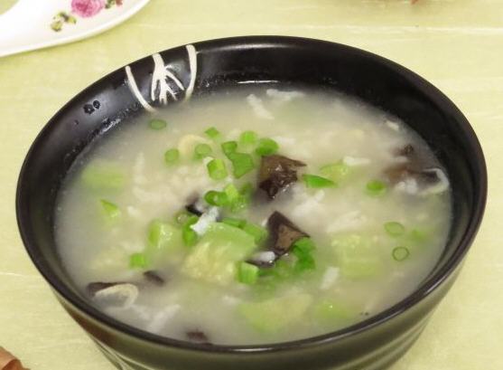 丝瓜瘦肉木耳汤