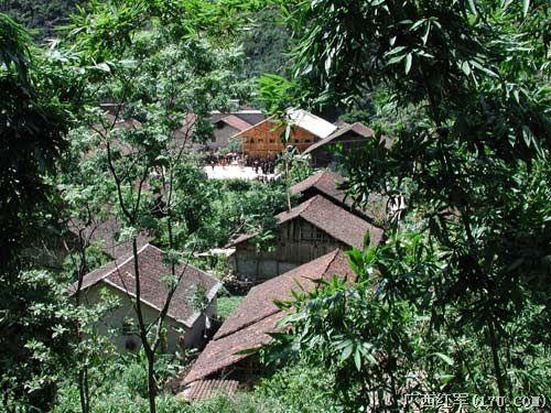 那坡黑衣壮风情园