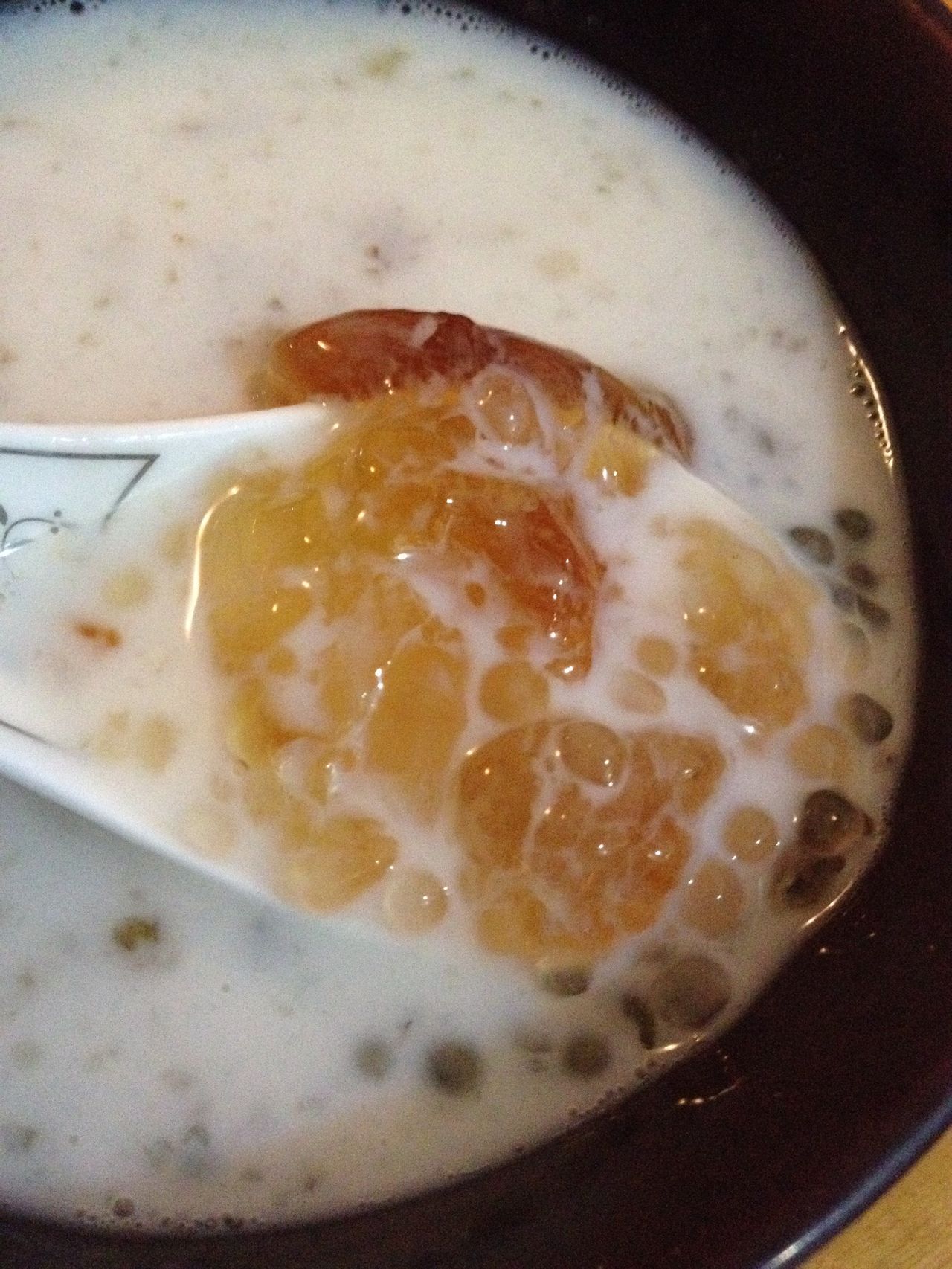 桃胶牛奶西米露