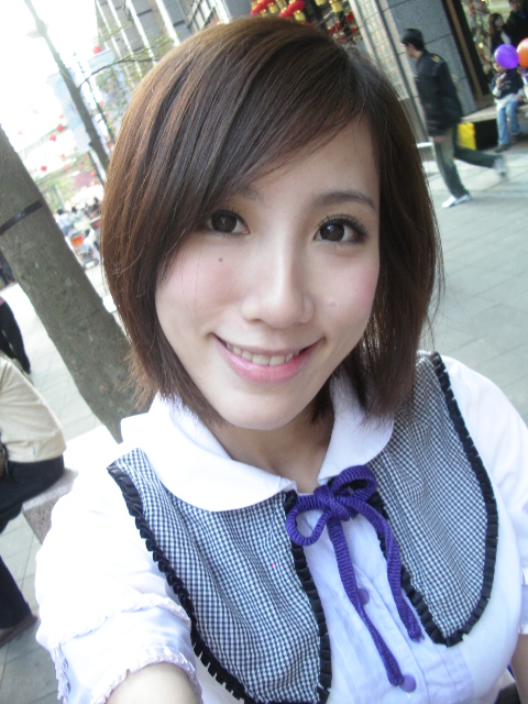  p>黄乔歆( i>原名黄钰筑 /i>),1986年4月11日出生于台湾省桃园市