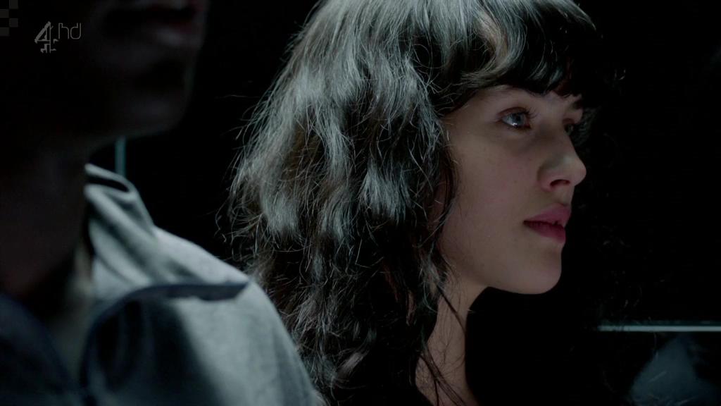  p>《黑镜》 i>(black mirror) /i>是英国电视4台 i>(channel 4) /i>