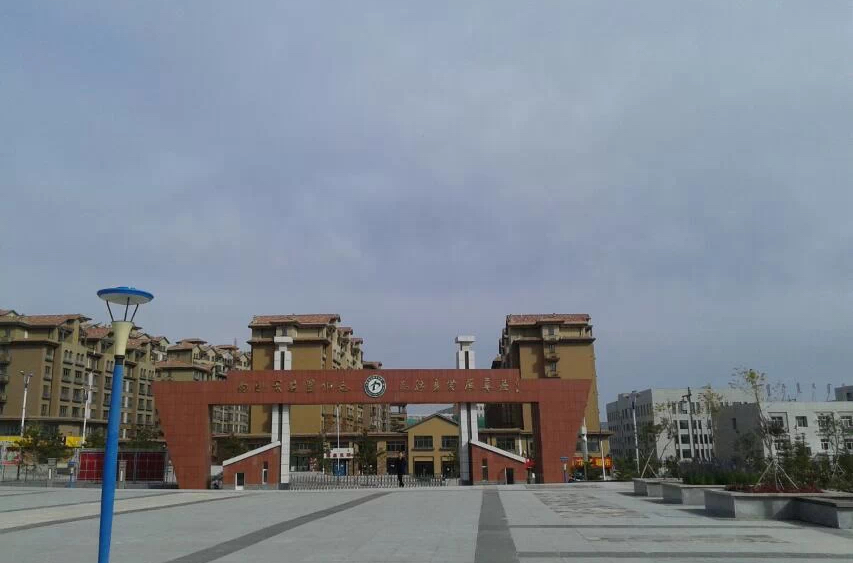  p data-id="gnwtcoavhf">林东一中与共和国同龄,是一所普通高级中学