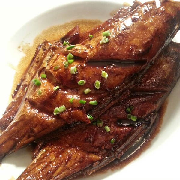 data-id="gnx86eftiz">红烧剥皮鱼是一道简单的家常菜,主料是剥皮鱼