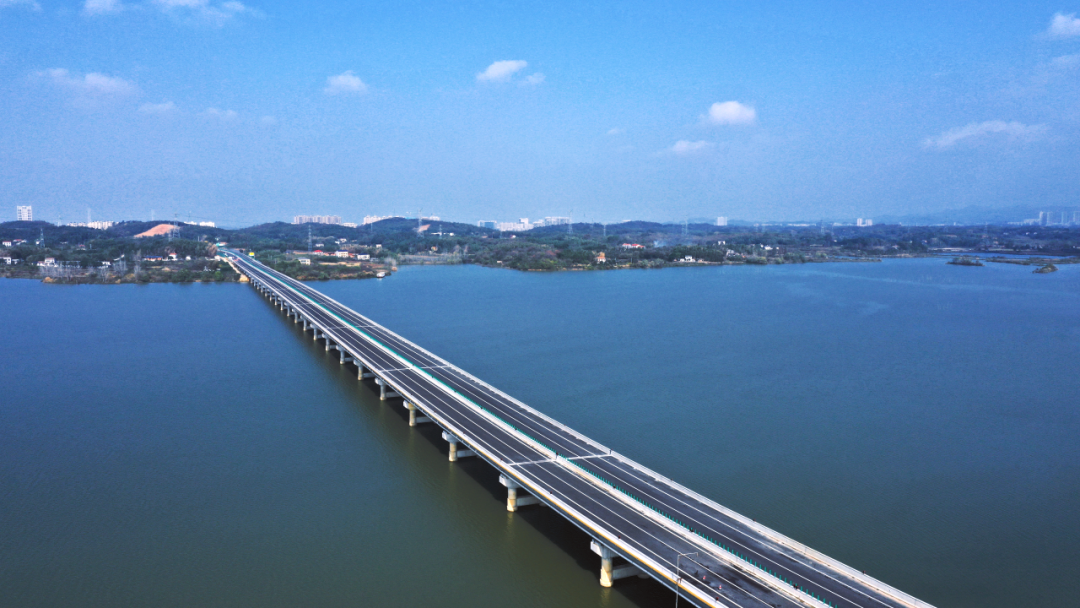 城陵矶高速公路