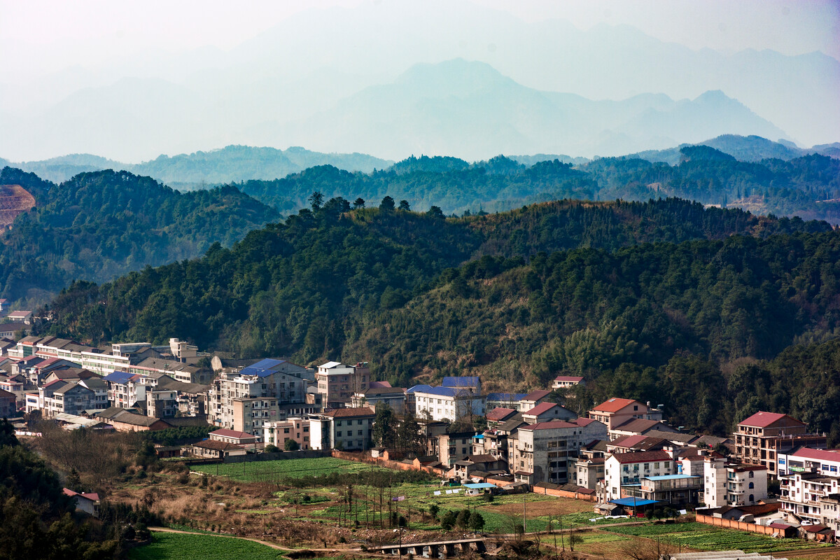 龙潭镇,隶属于湖南省常德市 a target="_blank" href="/item/桃源县